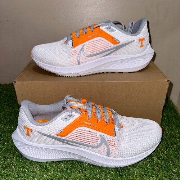Nike Tennessee Volunteers Team Issue Zoom Pegasus 40 Shoes Mens DZ5980-100 - Picture 1 of 13